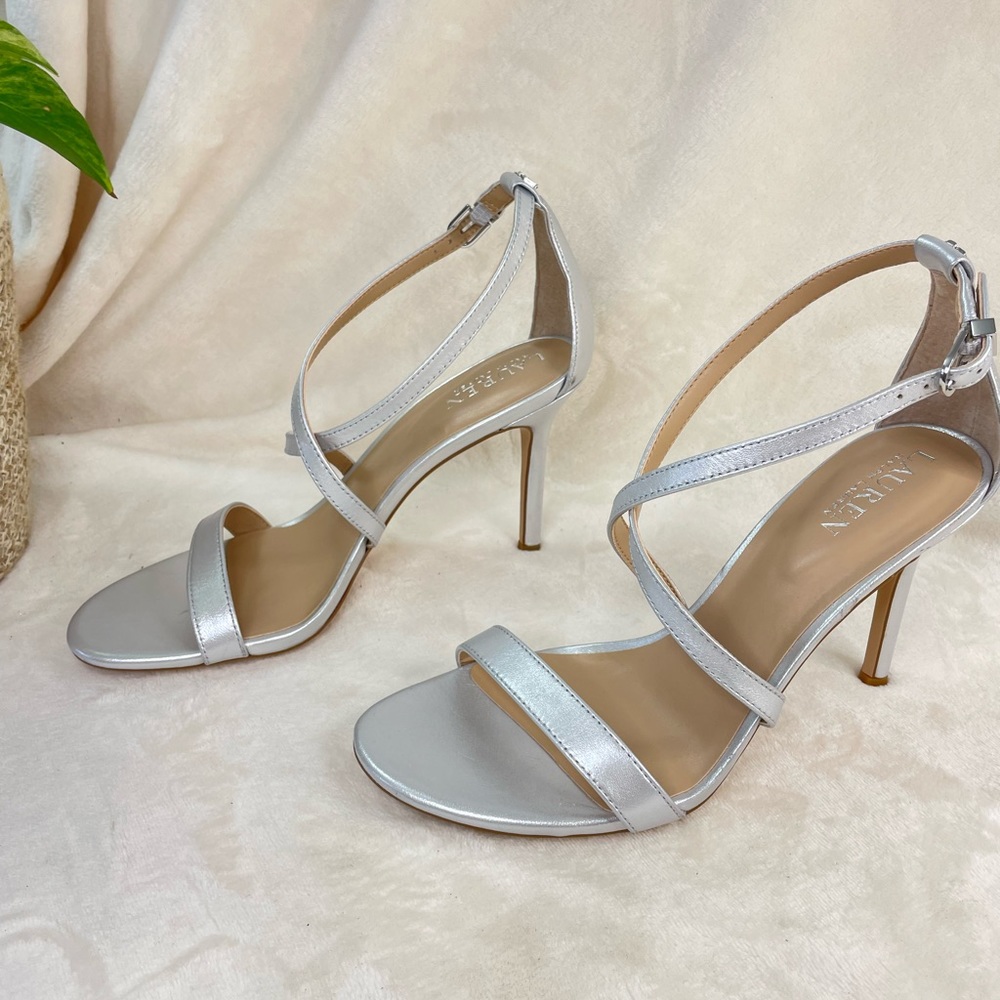 LAUREN RALPH LAUREN Women's Gabriele Dress
Silver Straps Sandals 8.5 B, G 107 - Picture 9 of 13